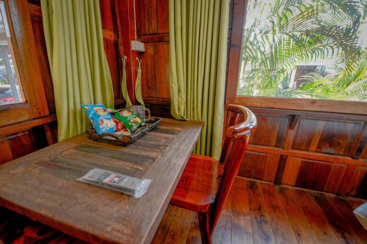 Mrk Resort & Massage Лопбури Экстерьер фото